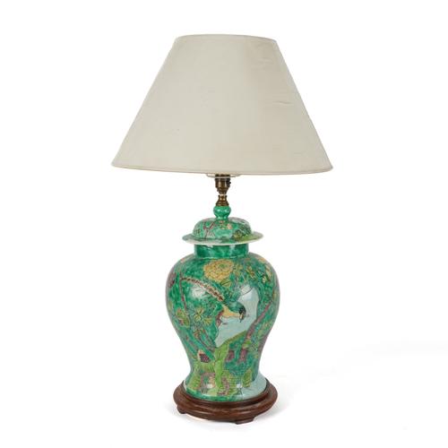 A CHINESE HAND-PAINTED CERAMIC GINGER JAR LAMP
