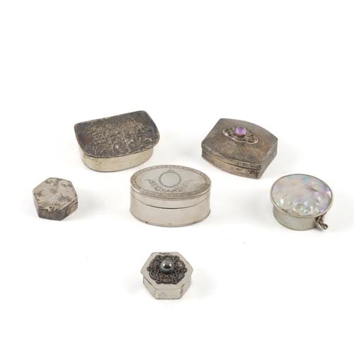 A GEORGE III SILVER VINAIGRETTE CUM BOX AND FIVE FURTHER BOXES (6)