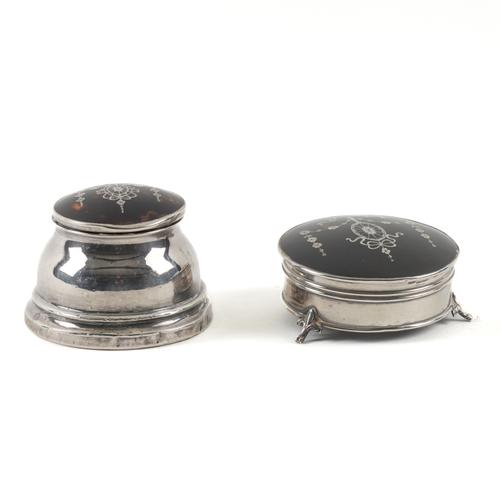 A SILVER AND TORTOISESHELL LIDDED DRESSING TABLE BOX AND A SILVER AND TORTOISESHELL HINGE LIDDED INKWELL (2)