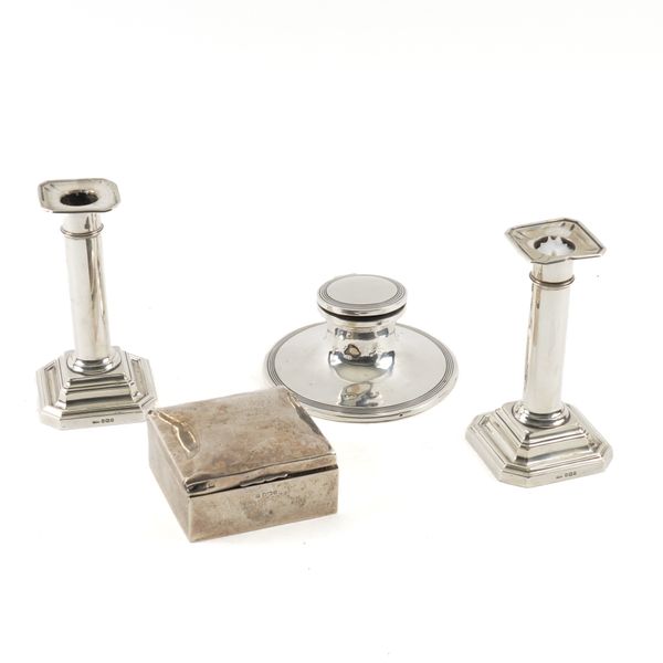 A GROUP OF SILVER MOUNTED WARES (4)