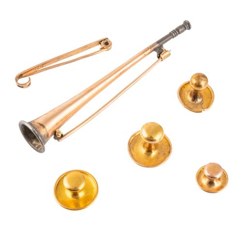 SIX ITEMS OF JEWELLERY (6)