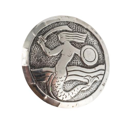 A JOZEF FAJNOLD BROOCH