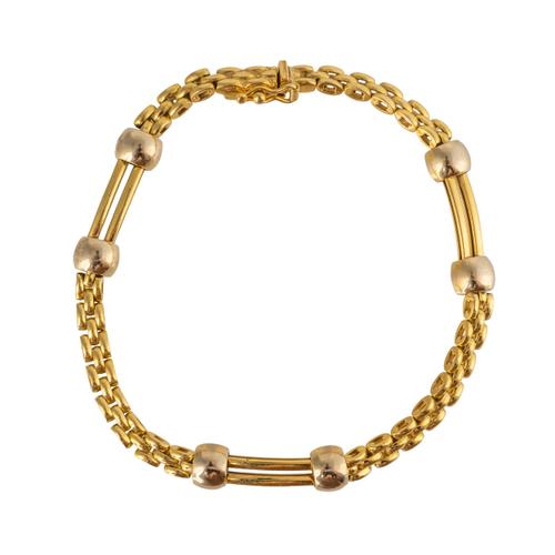 A GOLD FANCY LINK BRACELET