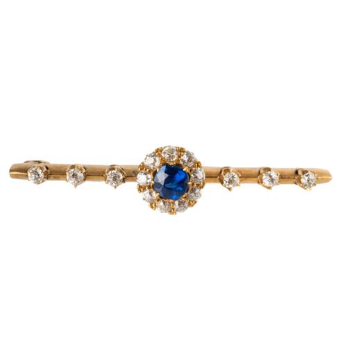 A SAPPHIRE AND DIAMOND BAR BROOCH