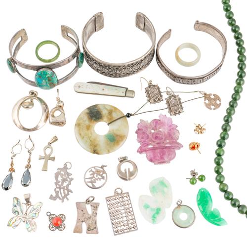 A GROUP OF JEWELLERY (29)