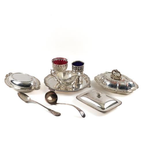 A GROUP OF PLATED WARES (12)