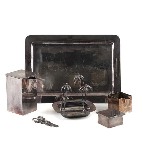 A GROUP OF PLATED WARES (7)