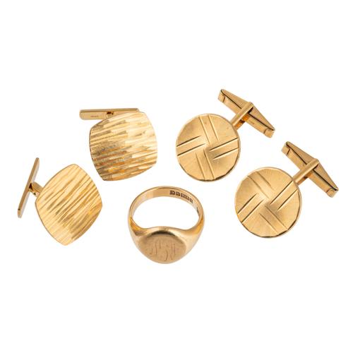TWO SETS OF CUFFLINKS AND A SIGNET RING (5)