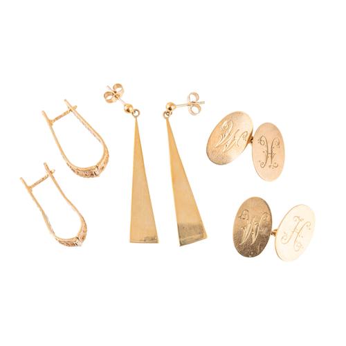 TWO PAIRS OF EARRINGS AND A PAIR OF CUFFLINKS (6)