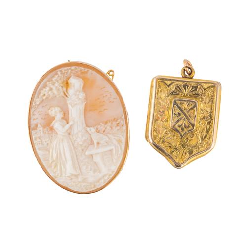 A GOLD LOCKET AND A CAMEO (2)