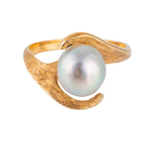 A GREY PEARL RING (2)