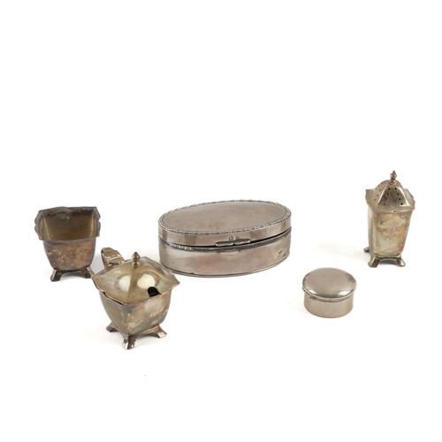 A GROUP OF SILVER (5)