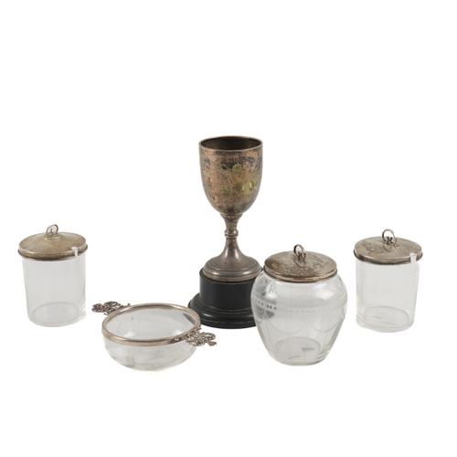 A SILVER TROPHY CUP AND FOUR FURTHER ITEMS (5)