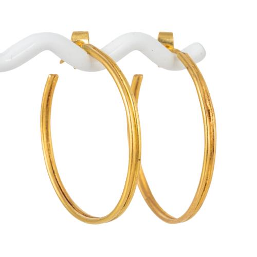 A PAIR OF GOLD HOOP EARRINGS