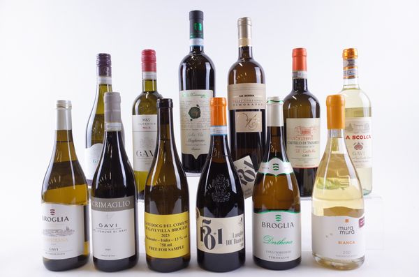 TWELVE BOTTLES ITALIAN WHITE WINE