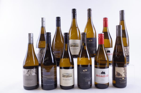 TWELVE BOTTLES CANADIAN WHITE WINE