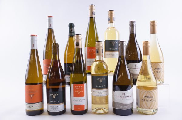 TWELVE BOTTLES CANADIAN WHITE WINE