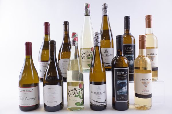 TWELVE BOTTLES CANADIAN WHITE WINE