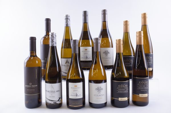 TWELVE BOTTLES CANADIAN WHITE WINE