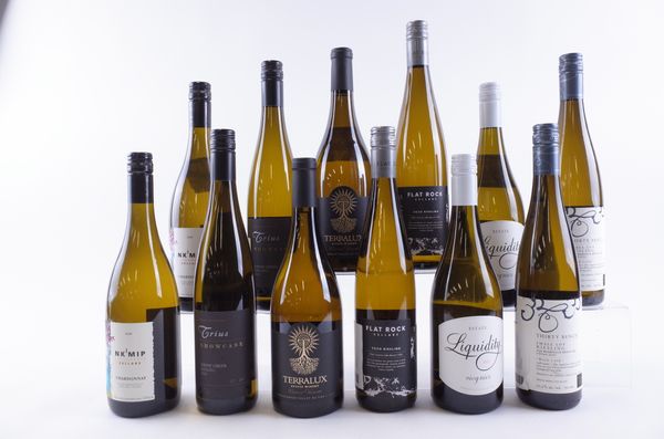 TWELVE BOTTLES CANADIAN WHITE WINE