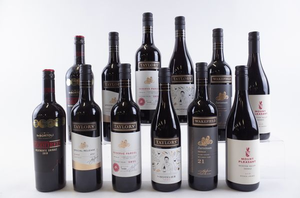 TWELVE BOTTLES AUSTRALIAN SHIRAZ