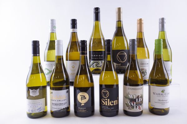 TWELVE BOTTLES NEW ZEALAND SAUVIGNON BLANC