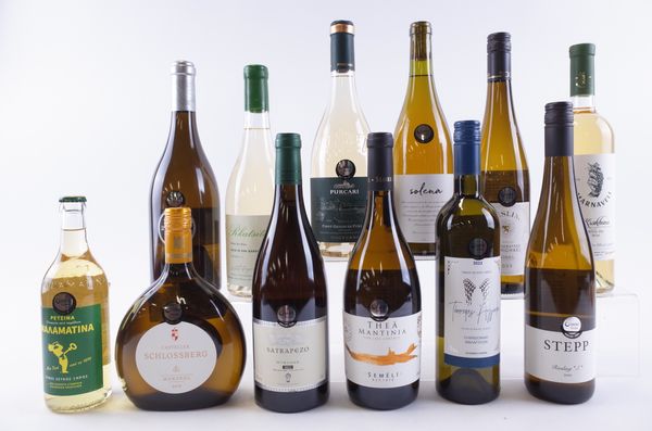 TWELVE BOTTLES WHITE WINE