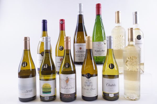 TWELVE BOTTLES FRENCH WHITE WINE