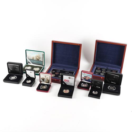 A GROUP OF ROYAL MINT PROOF COINAGE (17)