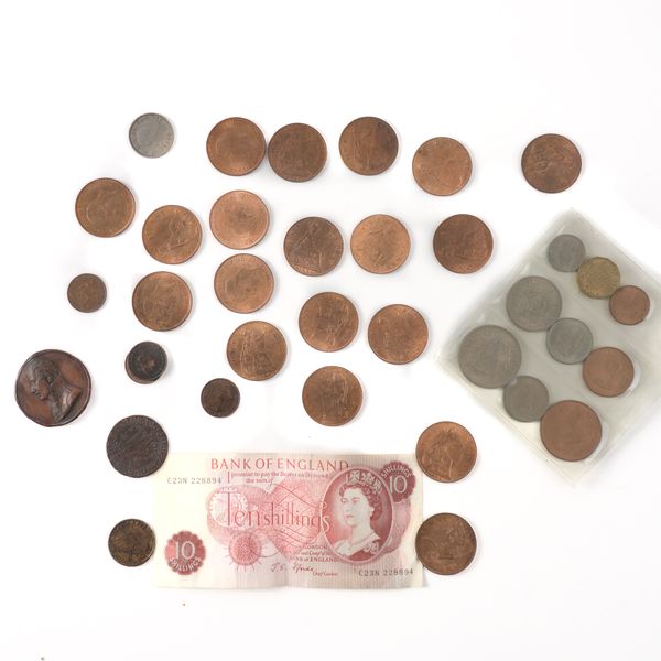 A GROUP OF BRITISH COINS AND FURTHER ITEMS