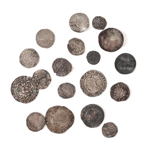 A GROUP OF EIGHTEEN HAMMERED SILVER COINS (18)