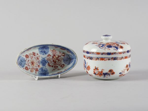 A CHINESE IMARI CIRCULAR BOX AND COVER