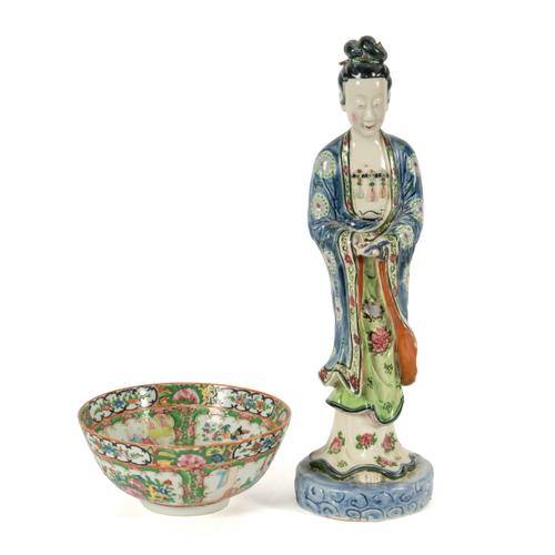A CHINESE FAMILLE-ROSE FIGURE OF A WOMAN (2)