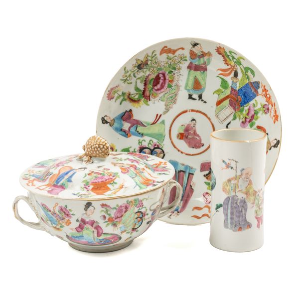A CHINESE FAMILLE-ROSE CIRCULAR TWO-HANDLED BOWL, COVER AND STAND (4)