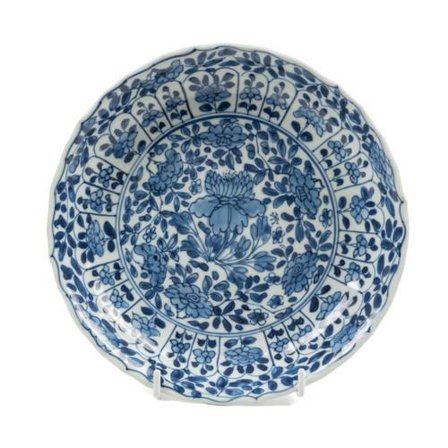 A CHINESE BLUE AND WHITE PLATE