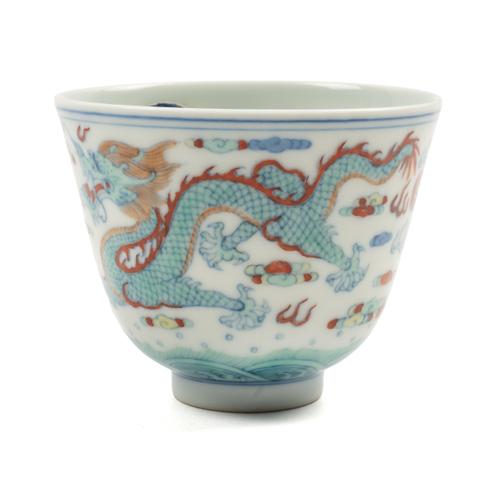 A CHINESE DOUCAI-STYLE `DRAGON' CUP