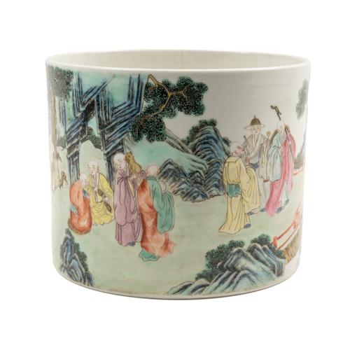 A LARGE CHINESE FAMILLE-ROSE CYLINDRICAL BRUSH POT