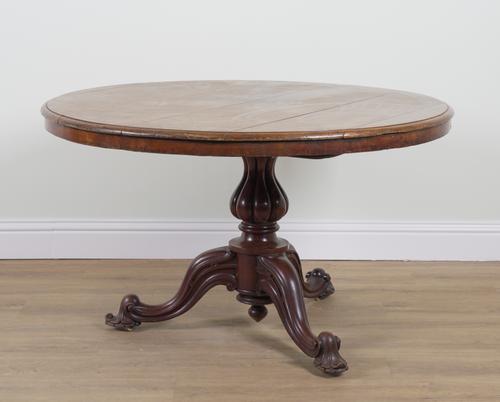 A VICTORIAN MAHOGANY CIRCULAR CENTRE TABLE