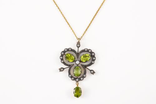 A PERIDOT, DIAMOND AND SEED PEARL NECKLACE, BOXED