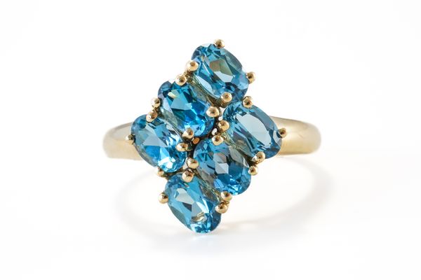 A BLUE TOPAZ RING