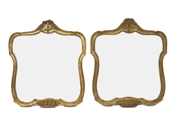 A PAIR OF 18TH CENTURY STYLE CONTINENTAL WALL MIRRORS (2)