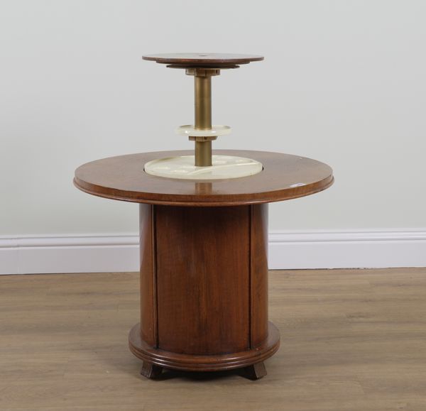 A MID-20TH CENTURY WALNUT OCCASIONAL TABLE