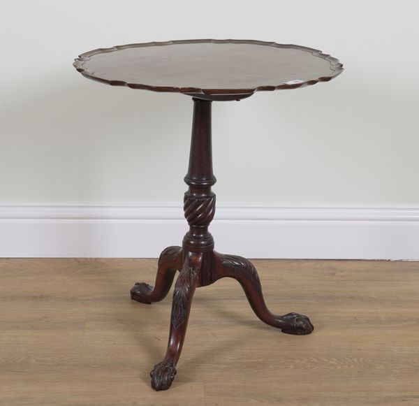 A LATE 18TH CENTURY MAHOGANY PIE CRUST TRIPOD TABLE