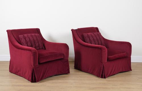 A PAIR OF RED UPHOLSTERED EASY ARMCHAIRS (2)