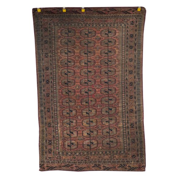 A TEKKE TURKMEN CARPET (3)