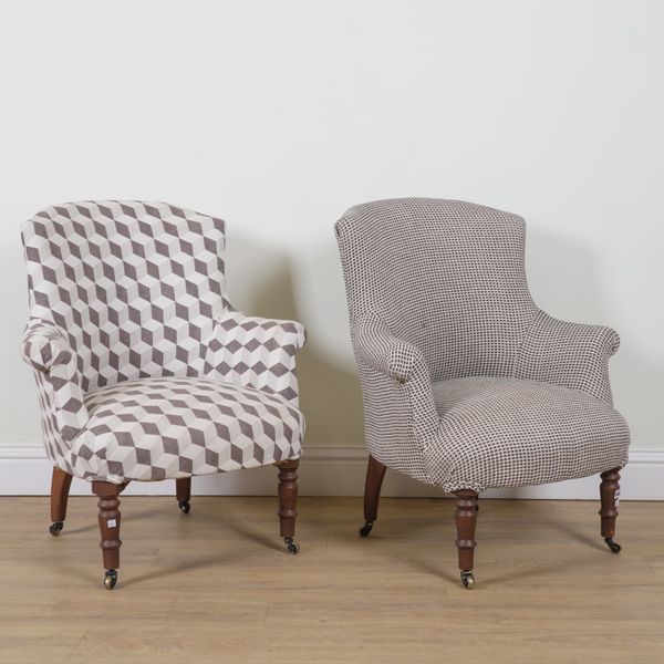 A PAIR OF 19TH CENTURY STYLE EASY ARMCHAIRS (2)