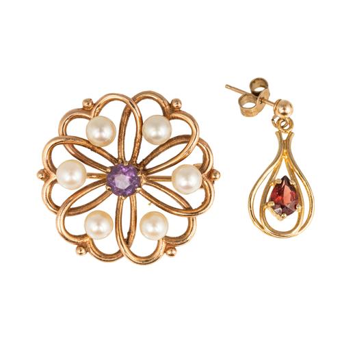 A GOLD, AMETHYST AND CULTURED PEARL BROOCH AND ONE GARNET EARRING (2)