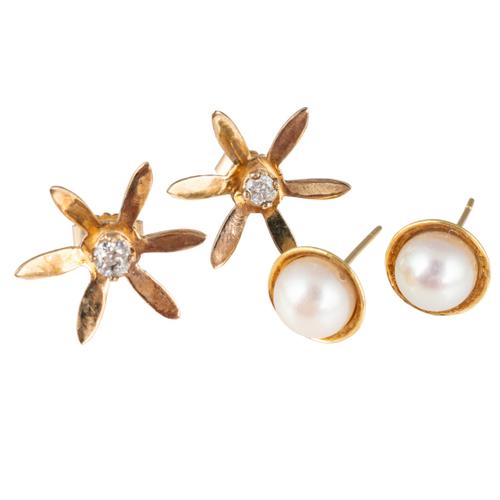 TWO PAIRS OF EARRINGS (4)