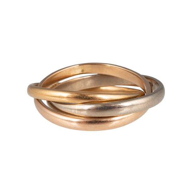 A THREE COLOUR GOLD RUSSIAN STYLE WEDDING RING