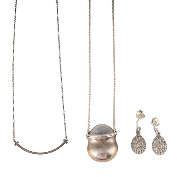 A GROUP OF TIFFANY AND CO AND LINKS SILVER JEWELLERY (3)